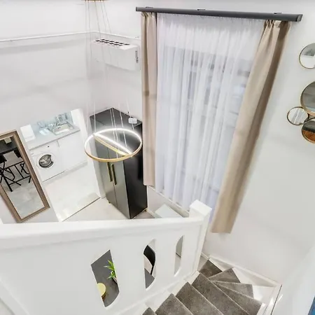Modern Luxe Retreat 아파트 *