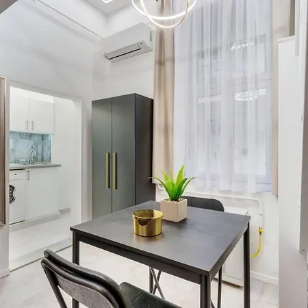 Modern Luxe Retreat 아파트 부다페스트